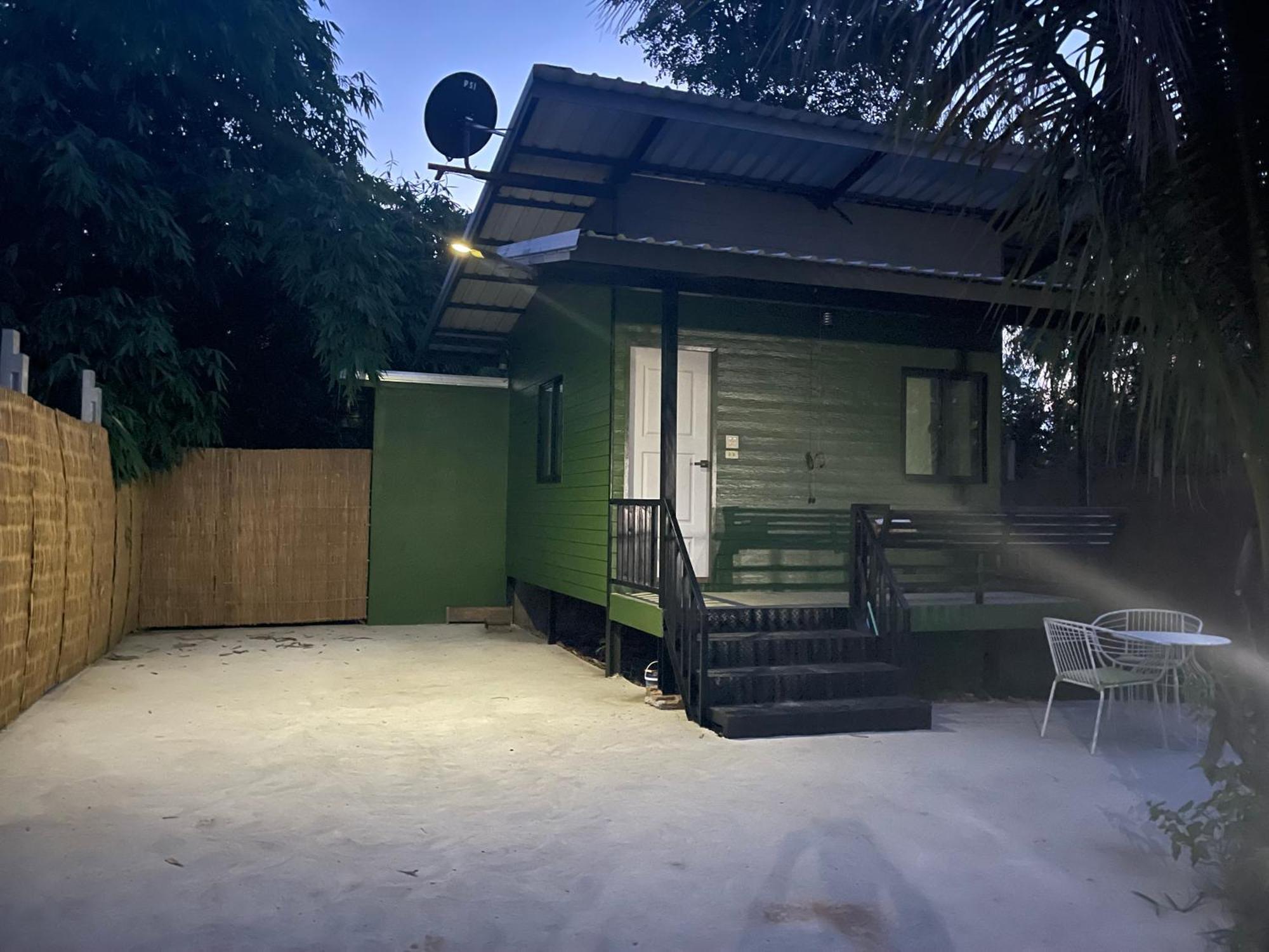 Morocco Blue Cafe By Chilong River Farm Resort Muang Kosum Exterior foto