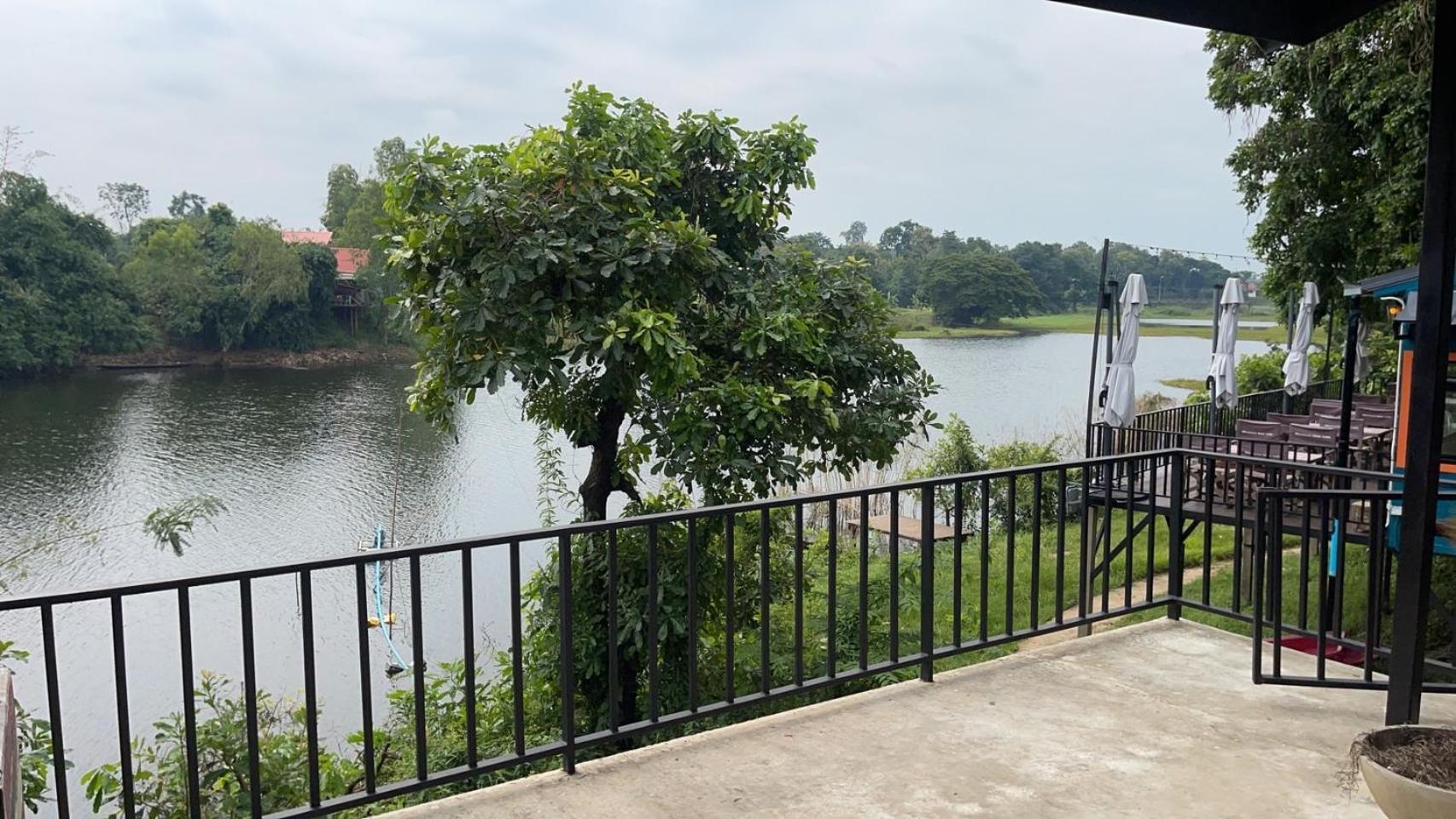 Morocco Blue Cafe By Chilong River Farm Resort Muang Kosum Exterior foto